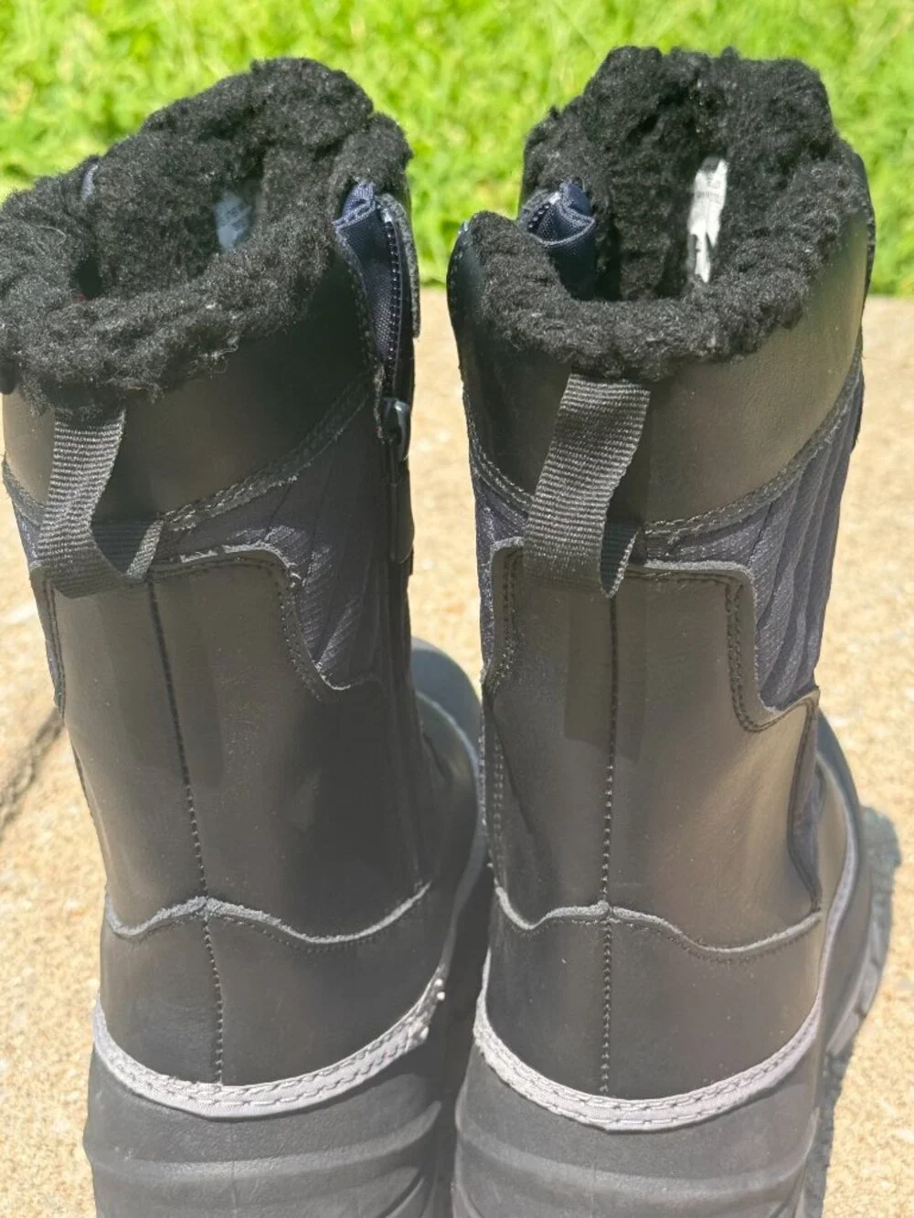 Unisex Kids Size 4 Thermolite Snow Boots Black Après Ski Gorpcore Winter 4026